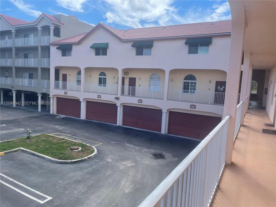 2447 NE 14th St 510, Pompano Beach, Florida 33062, USA