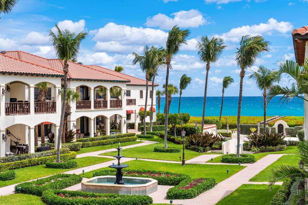5833 N OCEAN Boulevard D2, Ocean Ridge, Florida 33435, USA