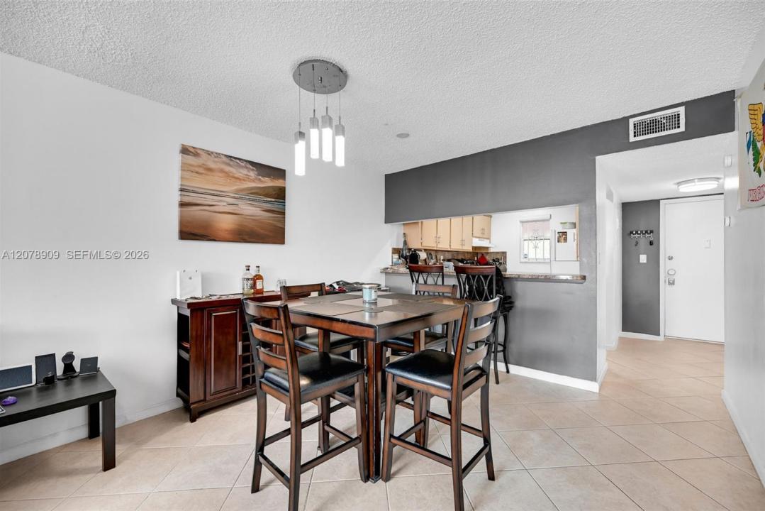 7610 Stirling Rd 206F, Davie, Florida 33024, Stati Uniti