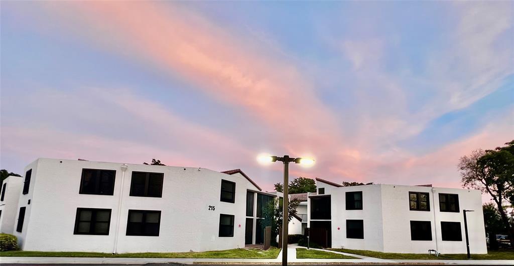 212 Lake Pointe Drive 313, Oakland Park, Floride 33309, États-Unis