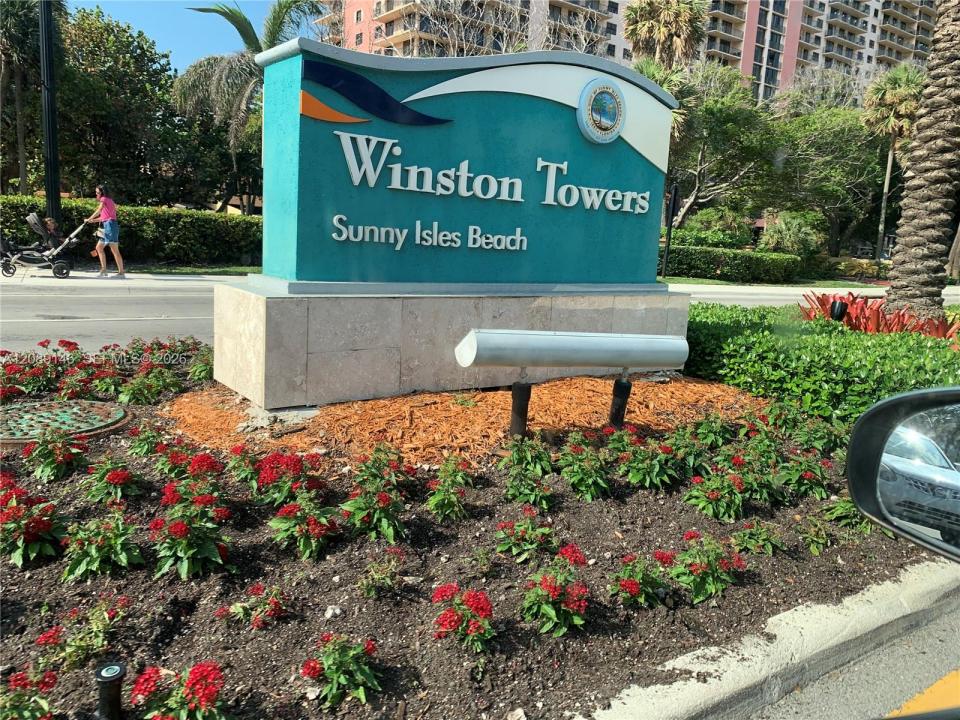 Sunny Isles Beach, Florida 33160, USA