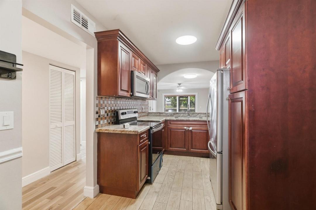9672 W MCNAB Road 109, Tamarac, Floride 33321, États-Unis