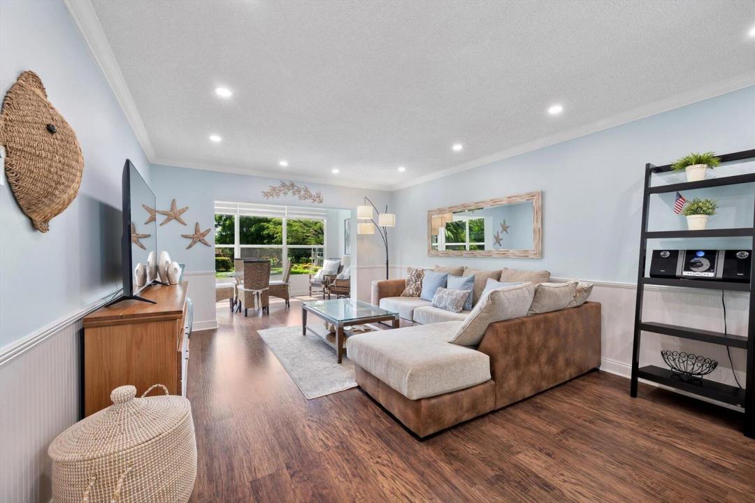 5171 W Oakland Park Boulevard 204, Lauderdale Lakes, Floride 33313, États-Unis