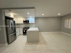500 Village Green W Circle 215, Palm Springs, Florida 33461, Stati Uniti