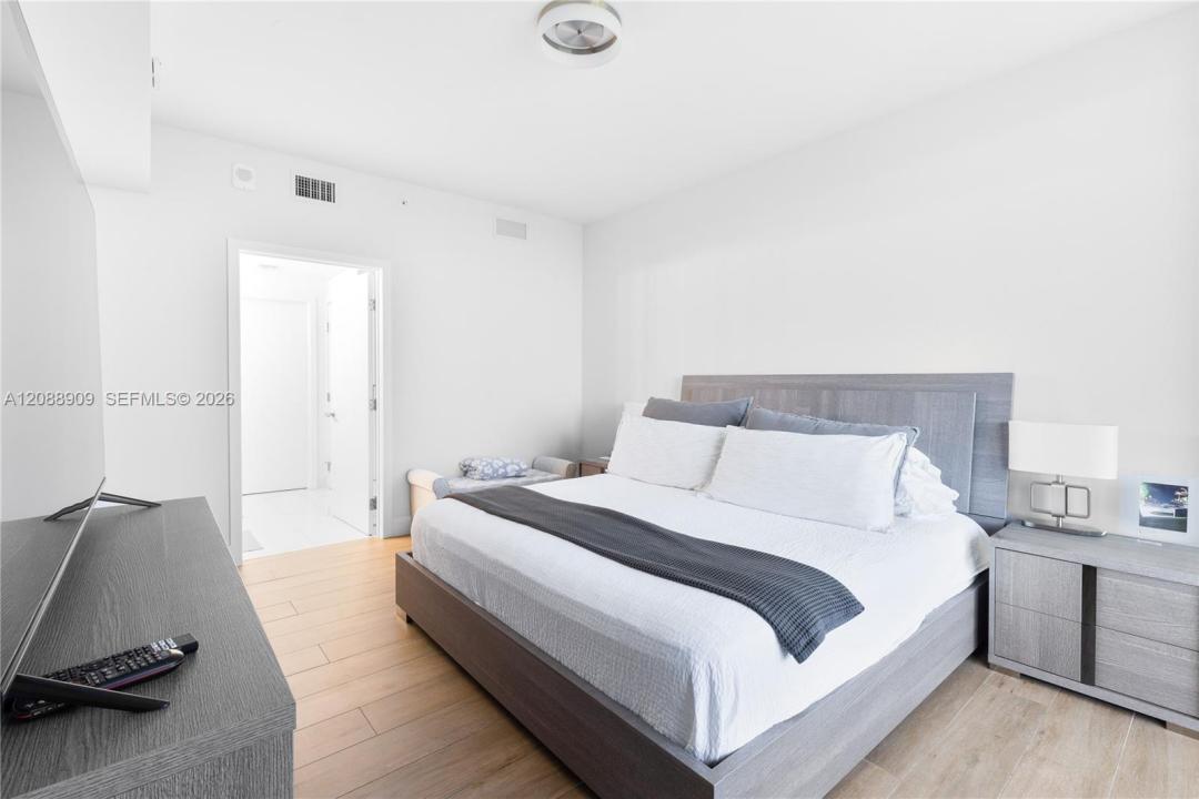 16385 Biscayne Blvd 707, North Miami Beach, Florida 33160, Stati Uniti