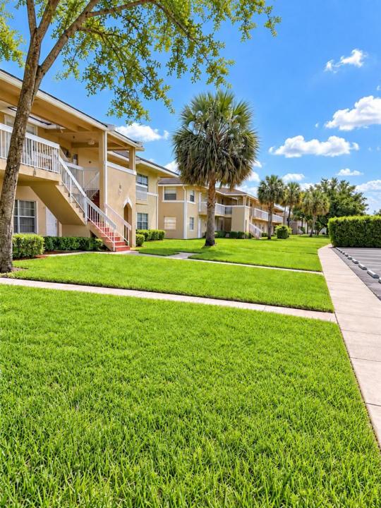 10113 TWIN LAKES Drive 24-E, Coral Springs, Florida 33071, USA