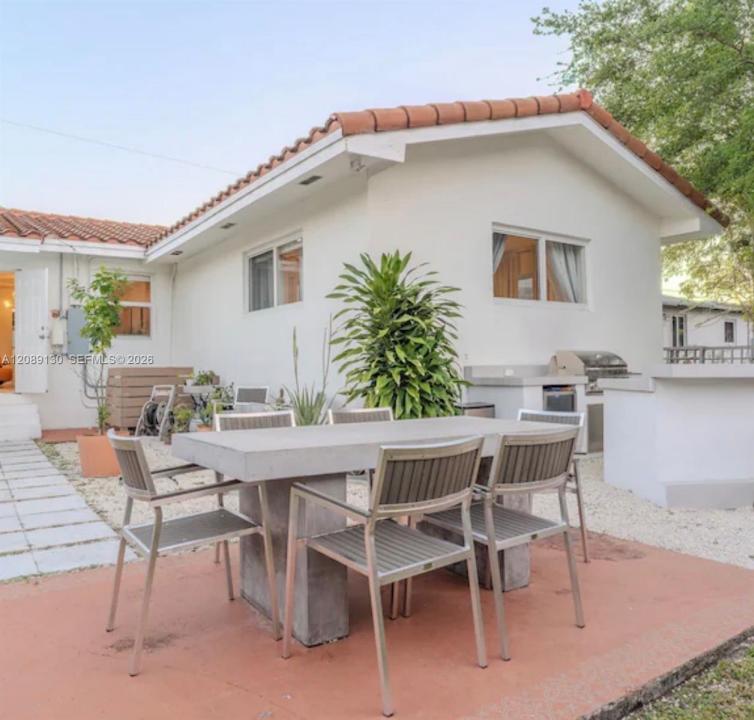 1321 NW 52nd St, Miami, Florida 33142, Stati Uniti