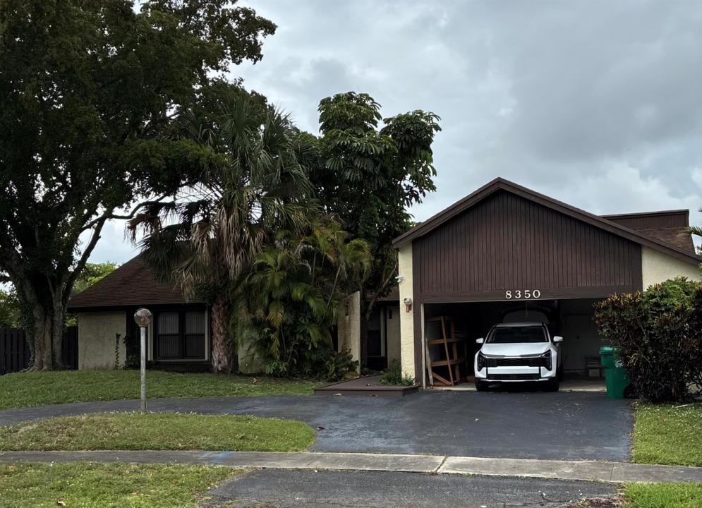 8350 NW 51ST Street, Lauderhill, Florida 33351, USA