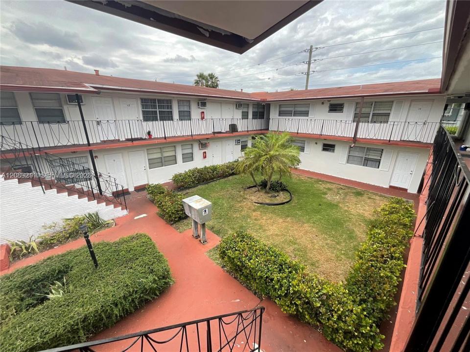 11625 Canal Dr 16 N, North Miami, Florida 33181, Stati Uniti