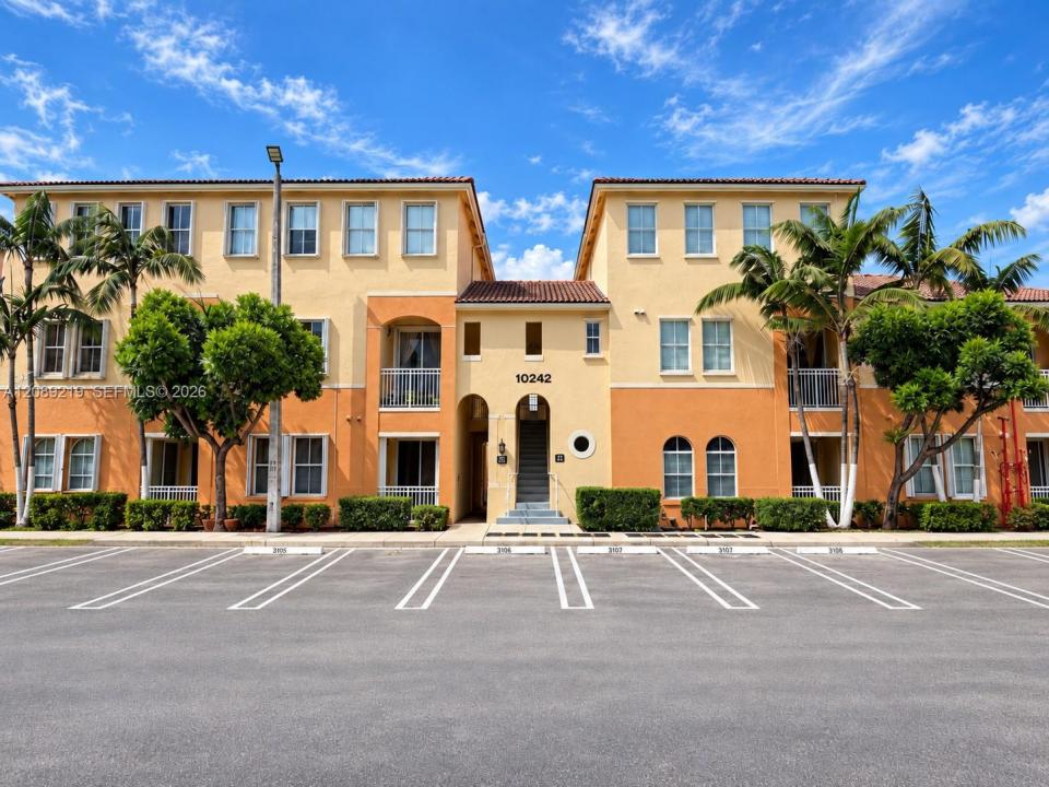 10242 NW 7th St 203, Miami, Florida 33172, Stati Uniti