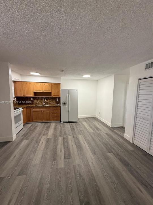 2385 NW 11th St C31, Miami, Florida 33125, Stati Uniti