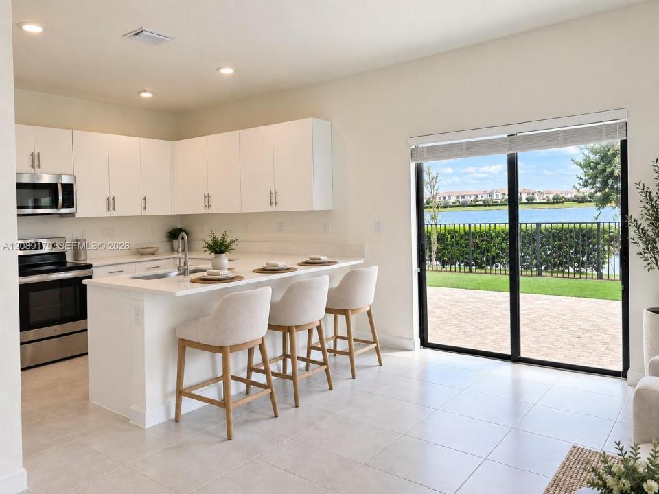 3476 W 114th Ter 1, Hialeah, Florida 33018, USA