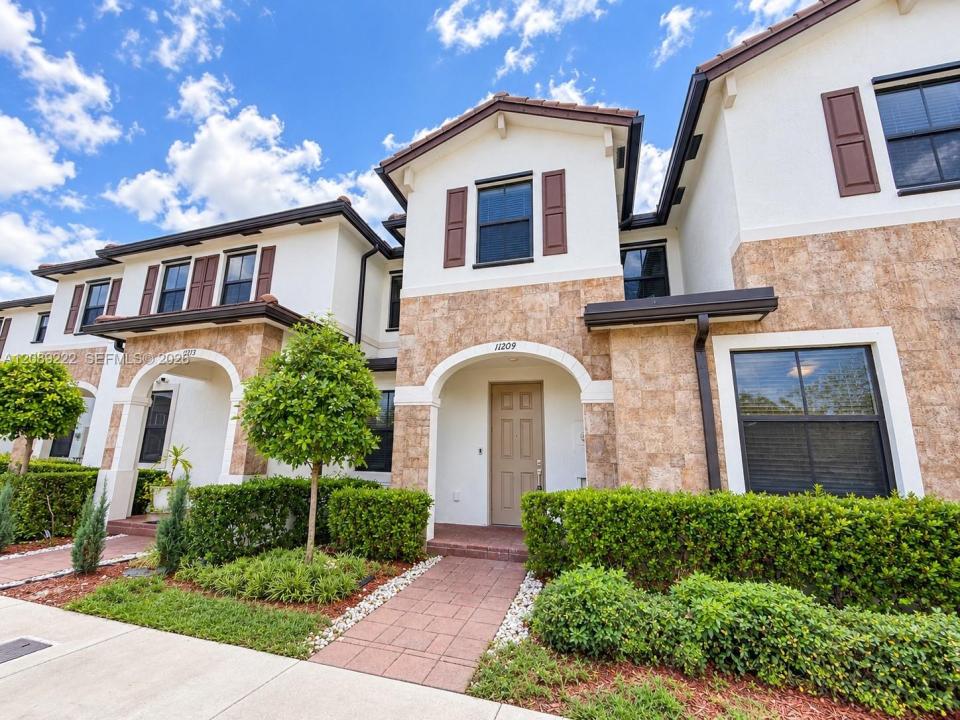 11209 W 34th Way 11209, Hialeah, Florida 33018, Stati Uniti