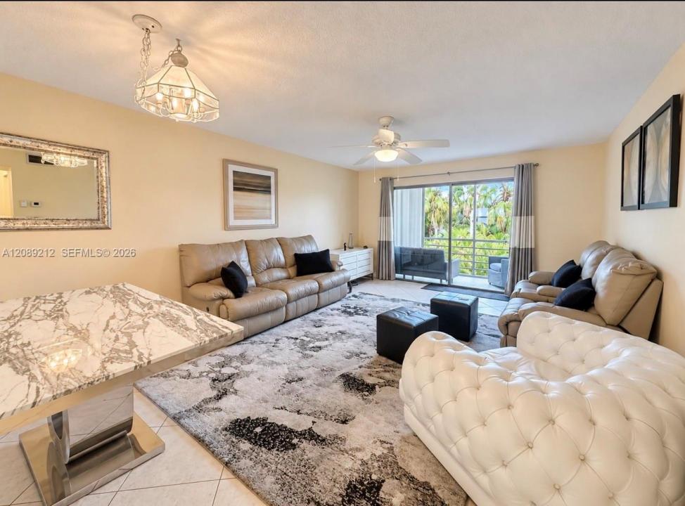 400 NE 14th Ave 419, Hallandale Beach, Floryda 33009, USA