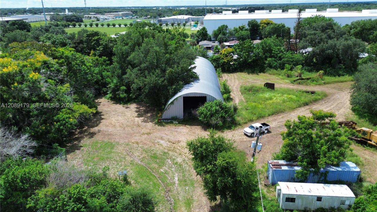 820 Pine Road, Floryda 33823, USA
