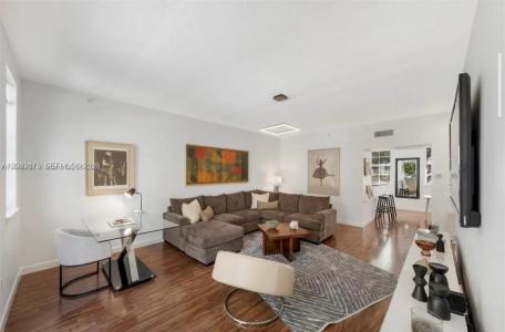 2069 S Ocean Dr TH8, Hallandale Beach, Florida 33009, USA