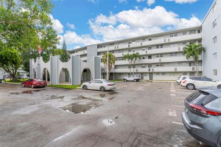 1700 NE 191st St 508, Miami, Florida 33179, USA