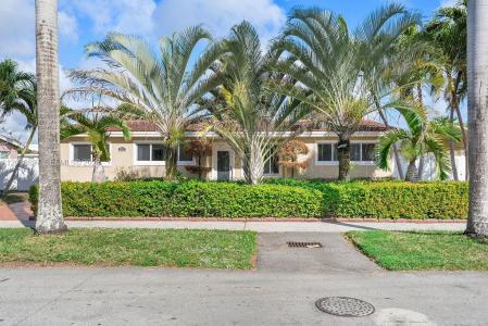 2475 NE 214th St, Aventura, フロリダ 33180, アメリカ合衆国