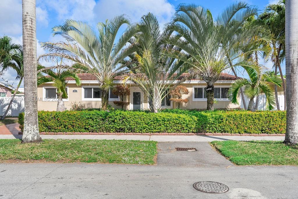 2475 NE 214th St, Aventura, Floride 33180, États-Unis