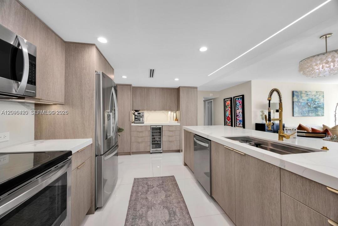 155 Ocean Lane Dr 413, Key Biscayne, Florida 33149