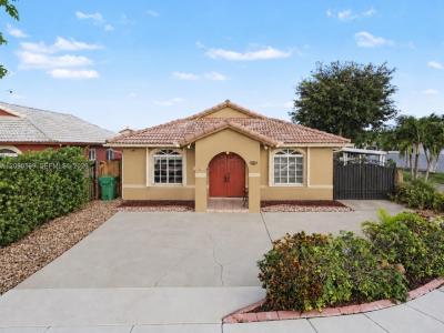12711 NW 99th Pl, Hialeah Gardens, Florida 33018, USA