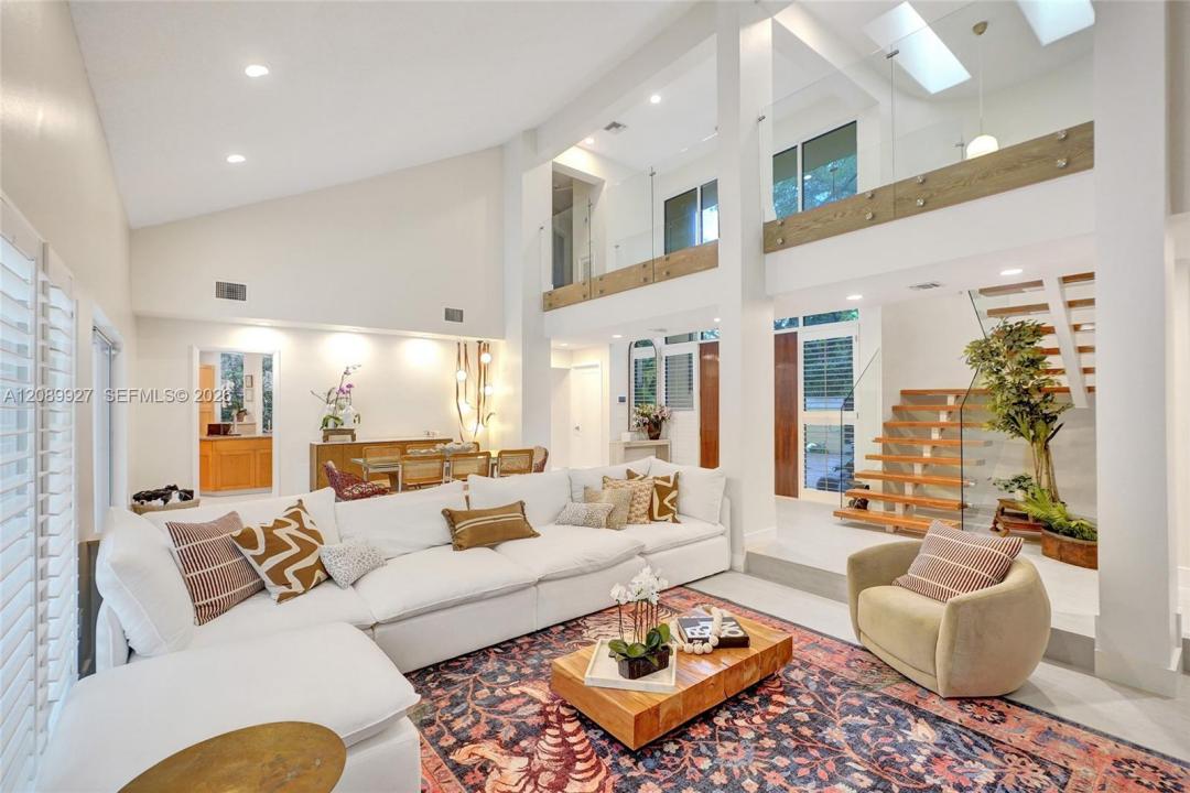 2360 Tigertail Ave, Miami, Флорида 33133, Соединенные Штаты