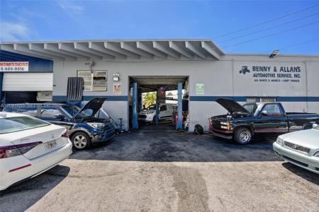 Profitable Automotive Shop with over 25+ years FOR SALE in Miami, South Miami, Floride 33143, États-Unis