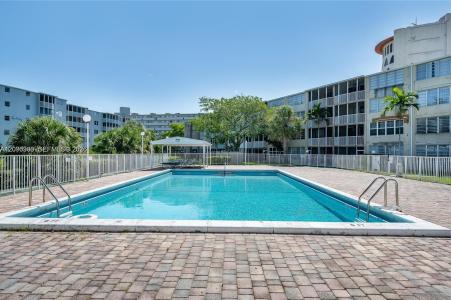 1680 NE 191st St 115-2, Miami, Flórida 33179, Estados Unidos