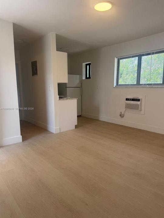 7535 NE 2nd Ct 3, Miami, Флорида 33138, Соединенные Штаты