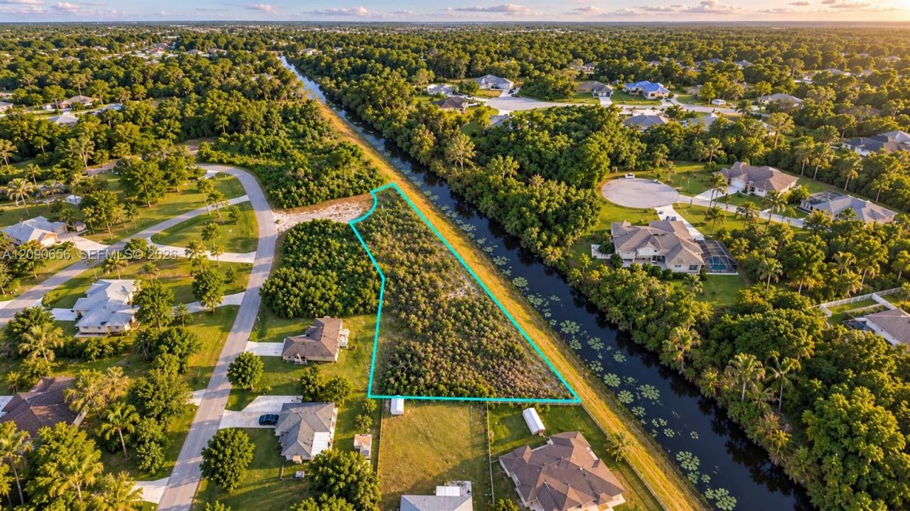 1126/1128 CAPP CT, Lehigh Acres, Floride 33971, États-Unis