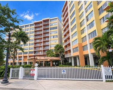 2025 NE 164th St 819, North Miami Beach, Floride 33162, États-Unis