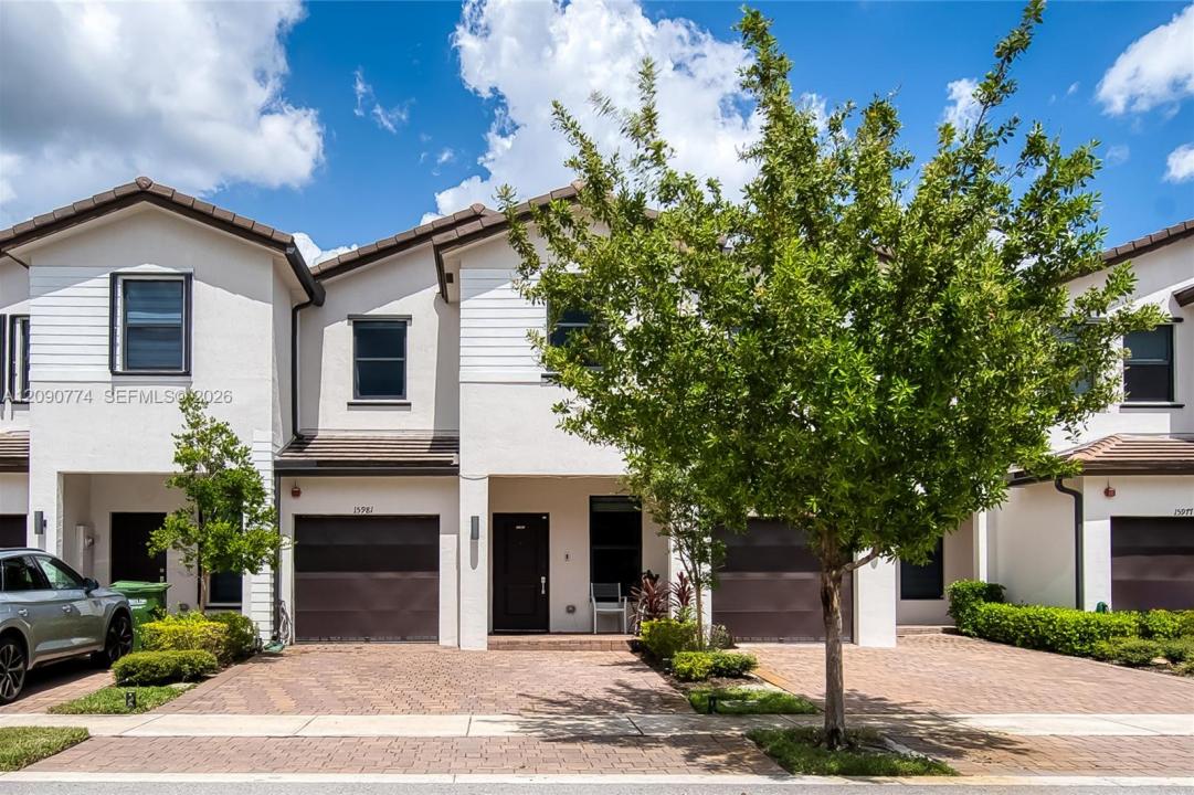 15981 SW 2nd Pl, Pembroke Pines, Florida 33027, Estados Unidos