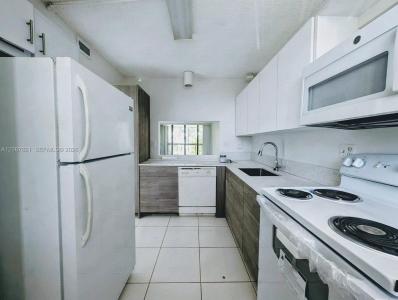 8429 Forest Hills Dr 305, Coral Springs, Florida 33065, USA