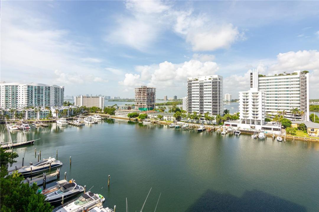 7928 East Dr 903, North Bay Village, Floride 33141, États-Unis