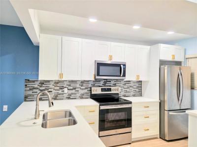 3605 S Ocean Blvd 210, South Palm Beach, Florida 33480, USA