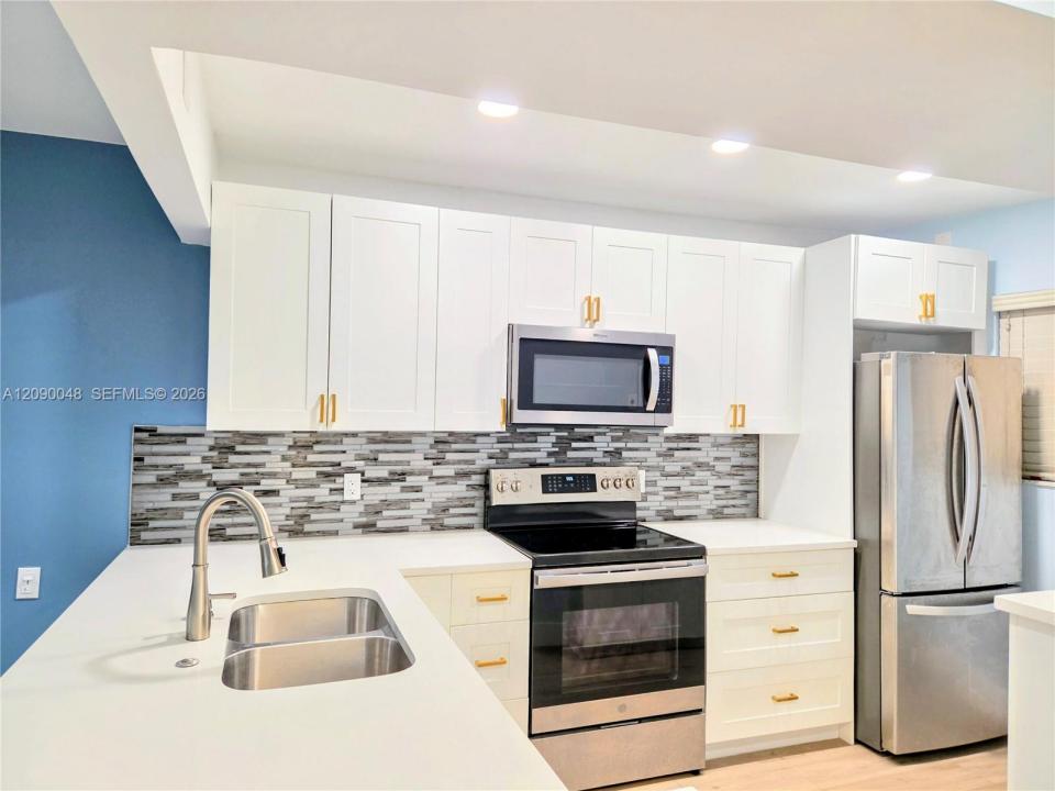 3605 S Ocean Blvd 210, South Palm Beach, Florida 33480, USA