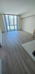 950 Brickell Bay Dr 1708, Miami, Florida 33131, USA
