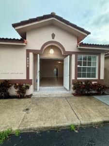 8956 NW 120th St 60, Hialeah Gardens, Florida 33018, USA