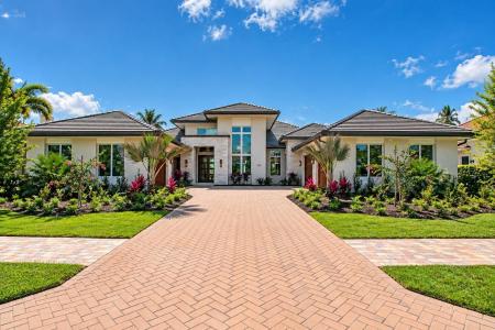 104 SE RIO CASARANO, Port St. Lucie, Florida 34984