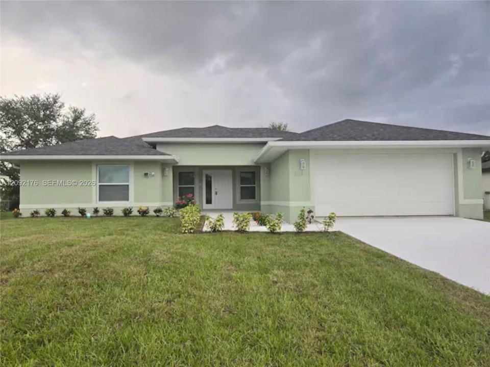2618 NE 2 Ave, Cape Coral, Florida 33909, Estados Unidos