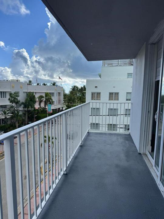 1255 Collins Ave 406, Miami Beach, Florida 33139, USA