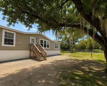 130 AVE DEL CENTRO, Clewiston, Florida 33440, USA