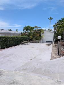 900 JUNO OCEAN Walk, Juno Beach, Floryda 33408, USA