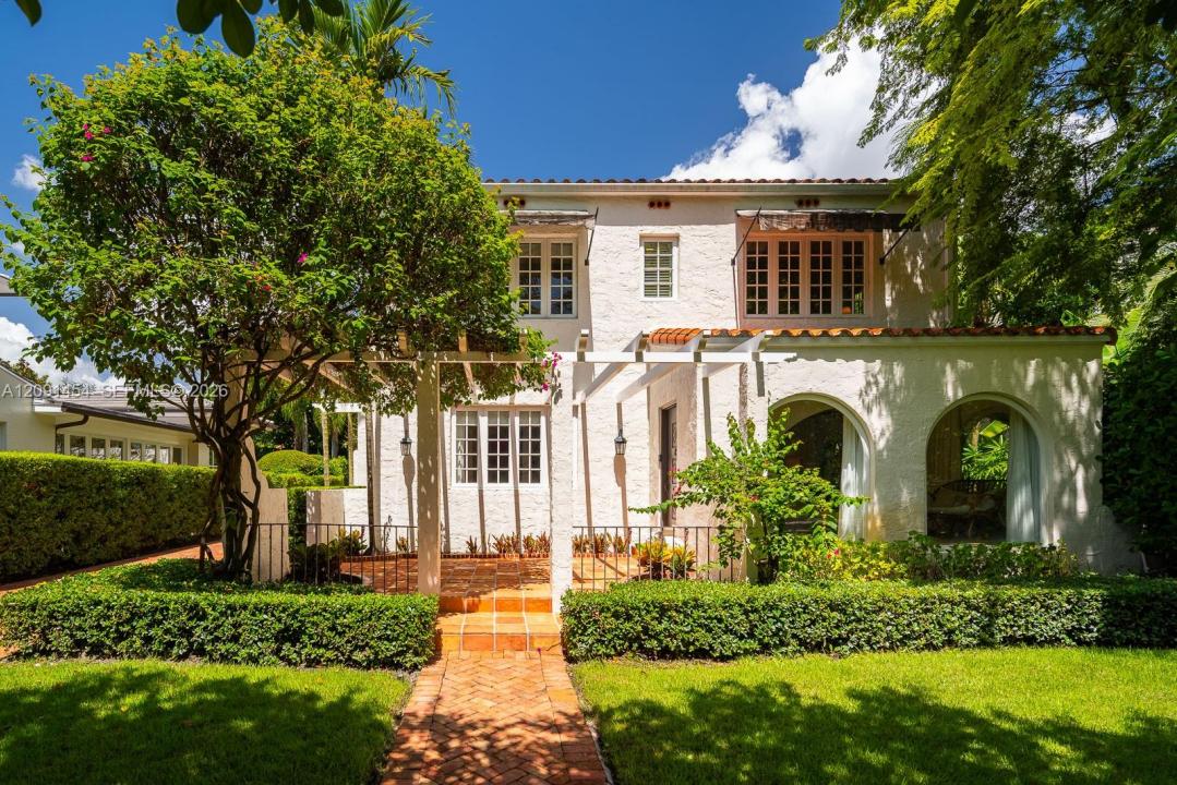 1229 Asturia Ave, Coral Gables, Florida 33134, Estados Unidos