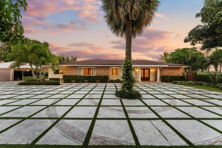 7400 W Lake Drive, Lake Clarke Shores, Florida 33406, USA
