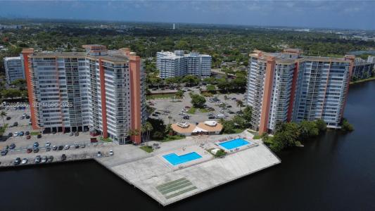 1351 NE Miami Gardens Dr 422E, Miami, 플로리다 33179, 미국