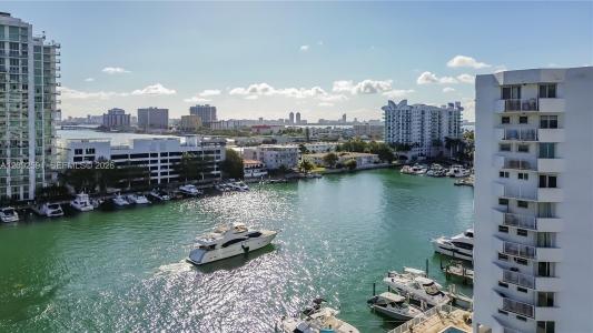7933 E West Dr 1025, North Bay Village, Florida 33141, USA