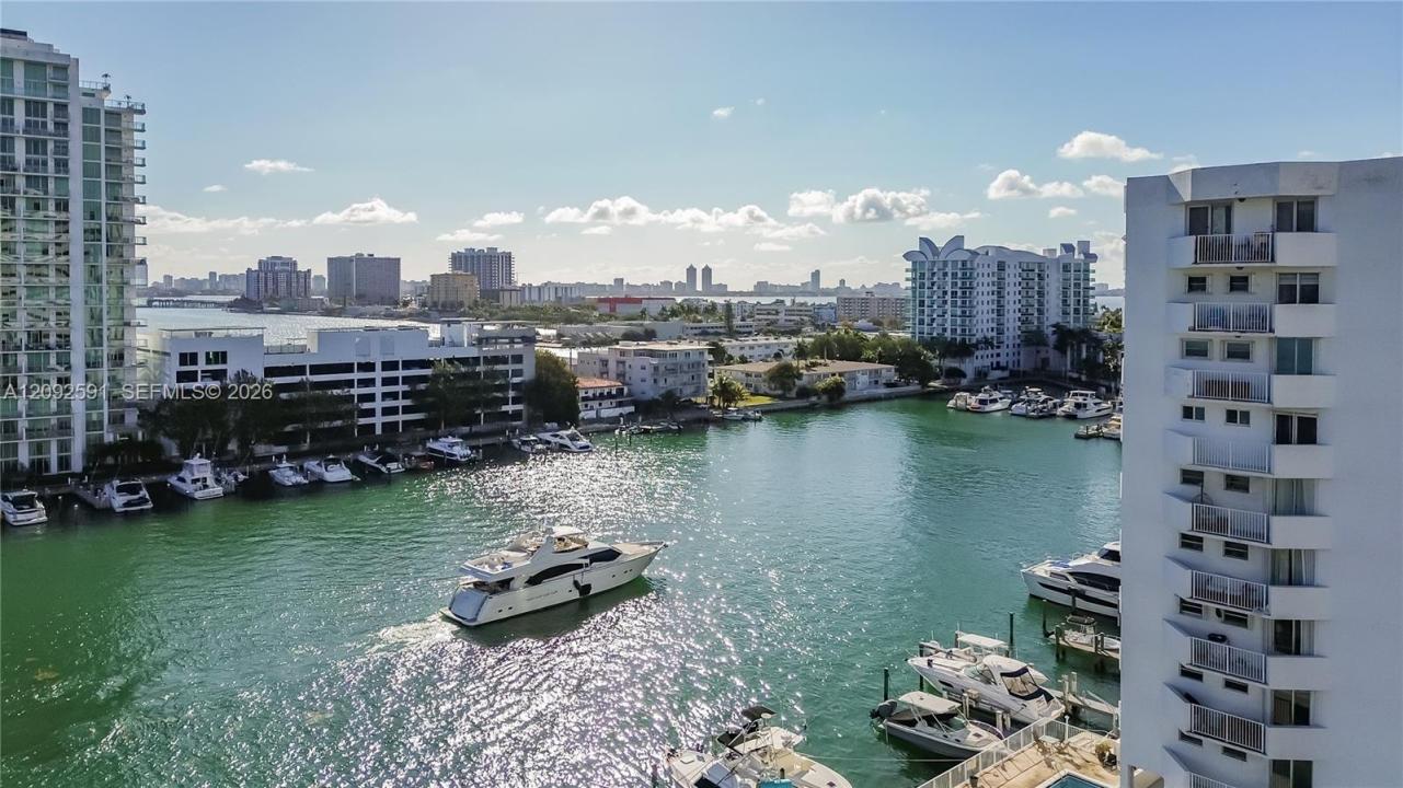 7933 E West Dr 1025, North Bay Village, Floride 33141, États-Unis