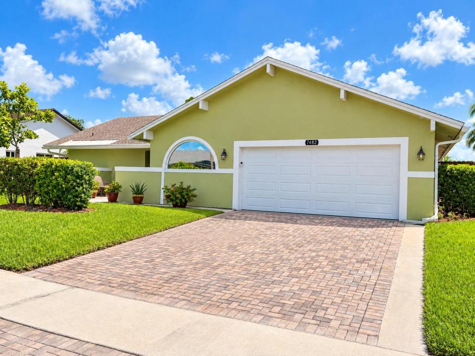 7482 NW 48TH Place, Lauderhill, फ्लोरिडा 33319, संयुक्त राज्य अमेरिका