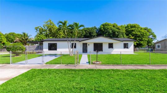 3355 NW 180th St, Miami Gardens, Florida 33056, USA